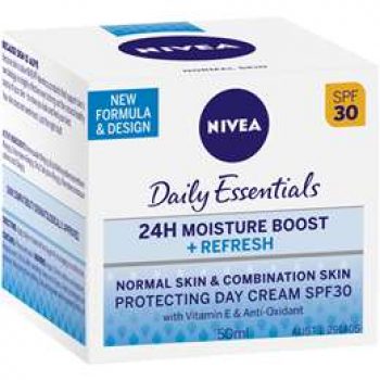 Nivea Light Day Cream Face Moisturiser Spf30 & Vitamin E 50ml